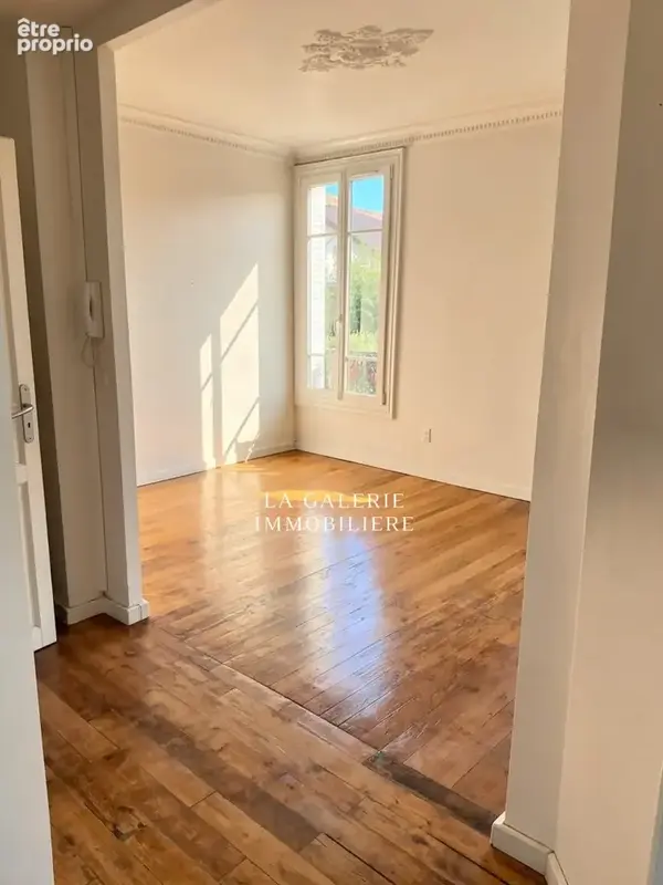 Appartement 3 pièces 46 m² · à Suresnes · 46,3 m² · 299 000 €