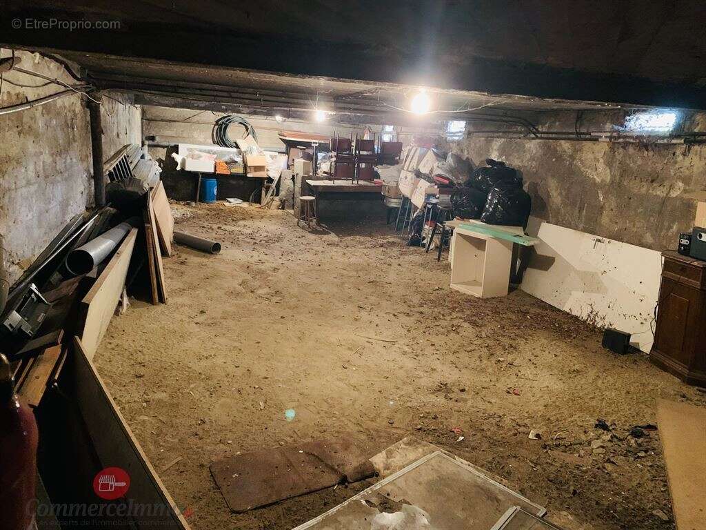 Commerce à SARTROUVILLE