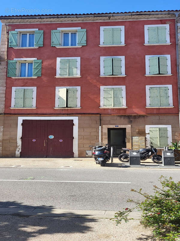Appartement à SOLLIES-PONT