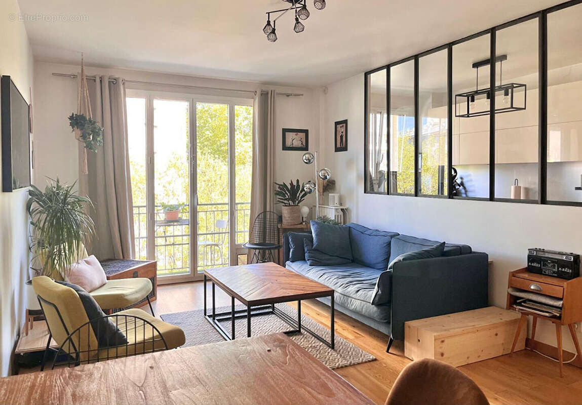 Appartement à PARIS-20E