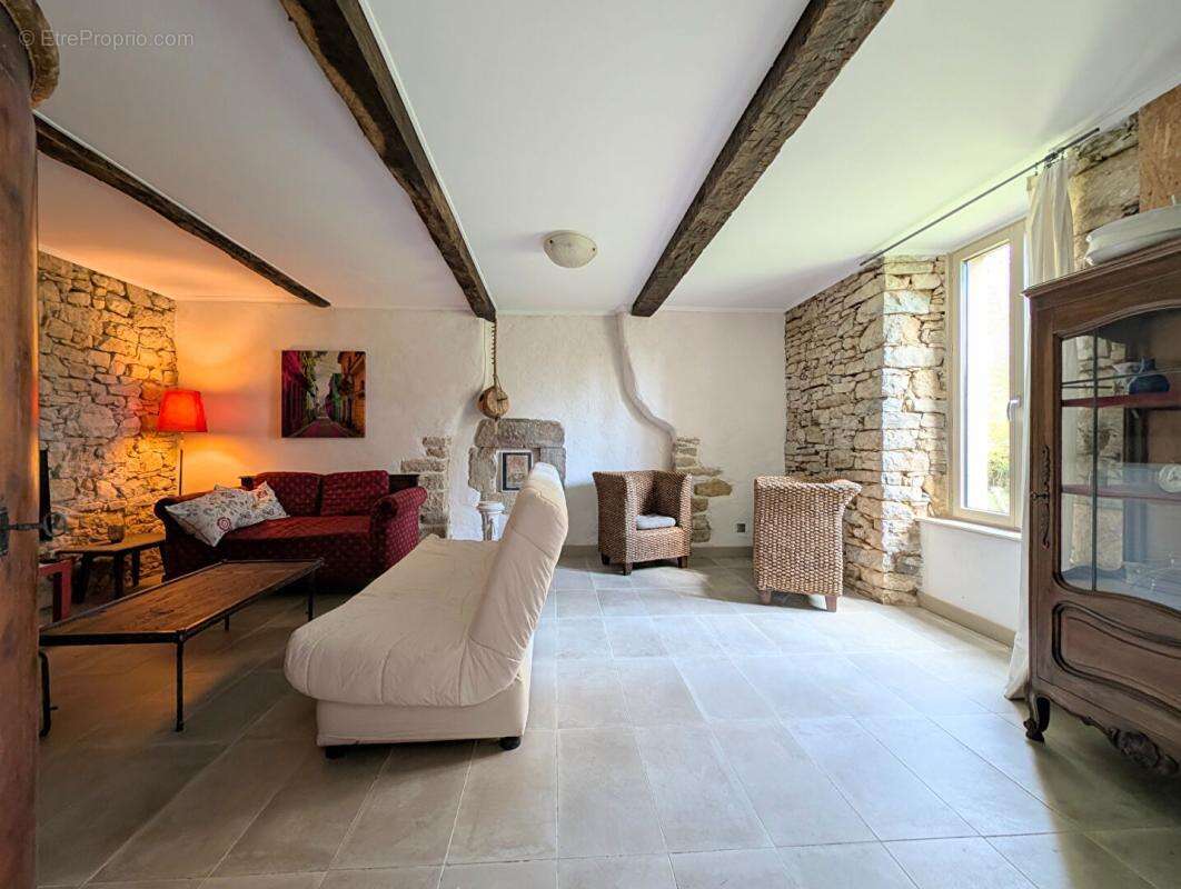 Maison Aulon 118 m² avec surfaces annexes sur terrain de 1421 m² - photo 3