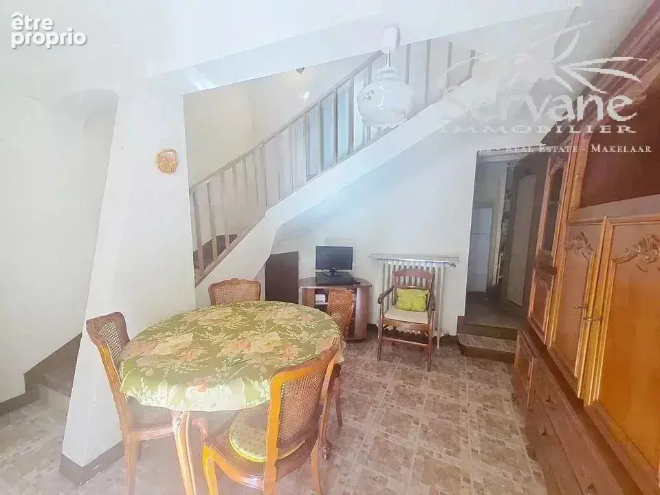 Cotignac maison de village r+4 avec balcon - photo 3