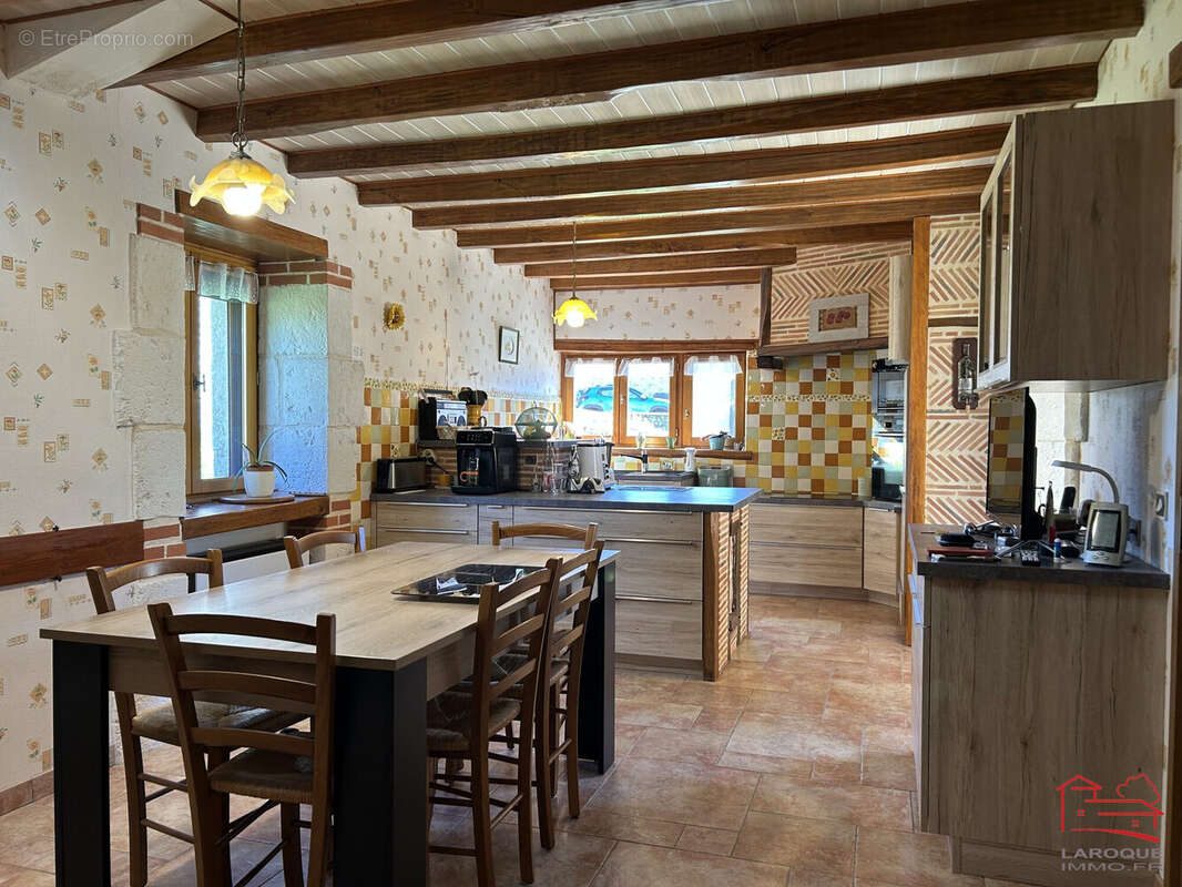 Cuisine maison princiaple  - Maison à HAUTEFAGE-LA-TOUR