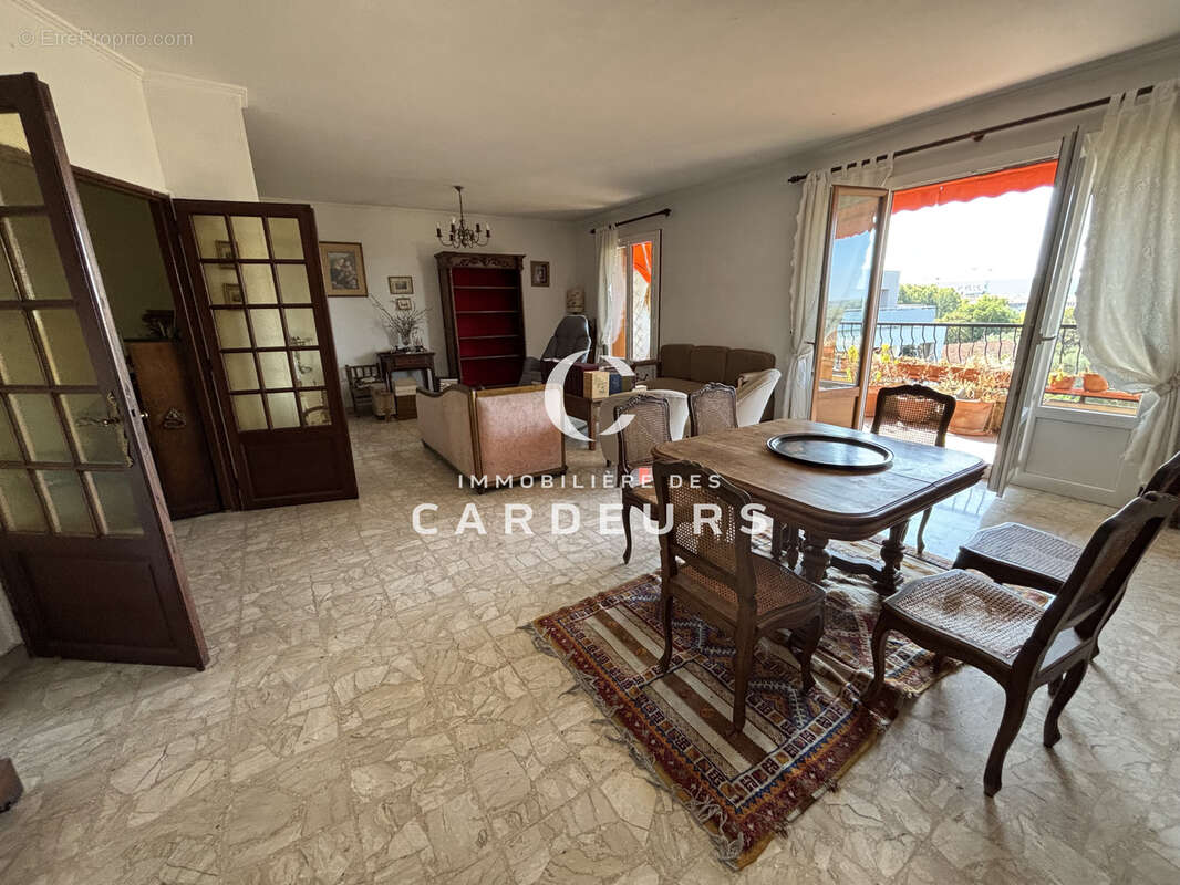 Vente appartement de type 5 avec terrasse, ascenseur et garage, Aix en Provence, centre ville à pied. - photo 4