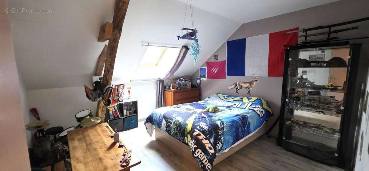 Maison à SAINT-HILAIRE-SUR-BENAIZE