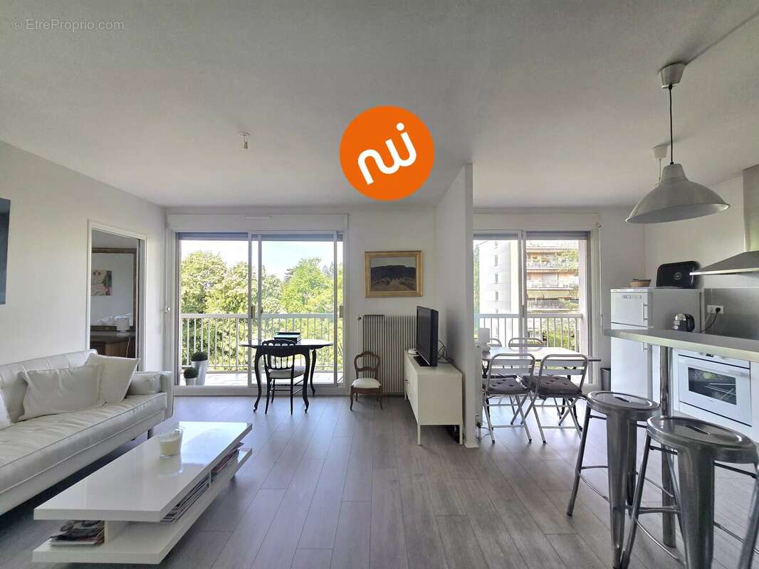 DERNIER ETAGE - Appartement T2 51m² - Parking privée - photo 3
