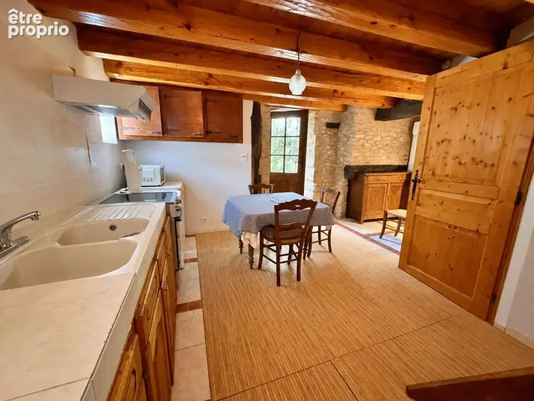 Maison en pierre au cœur de Sainte-Alvère – Idéale en résidence secondaire ou pour un investissement locatif - photo 11