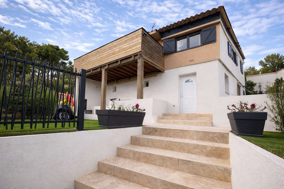 Maison à LE CASTELLET