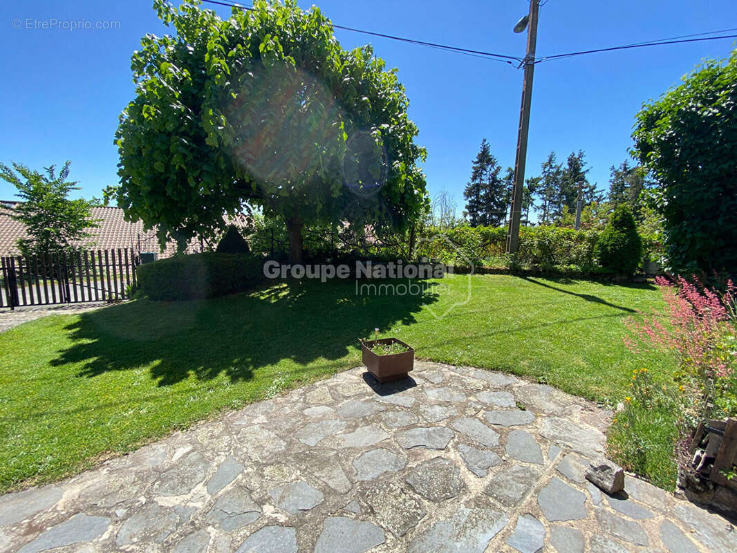 Maison à SAINT-MARTIN-DE-FUGERES