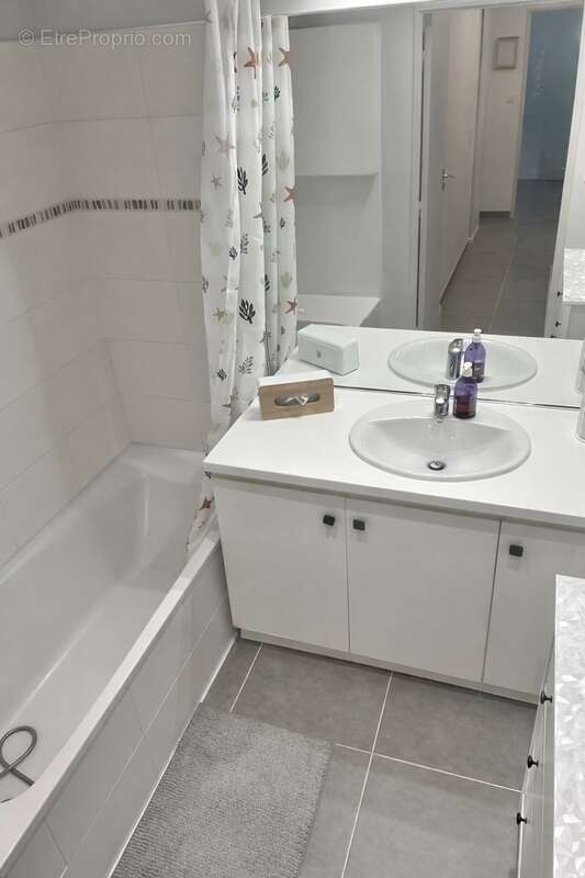 Appartement à SIX-FOURS-LES-PLAGES