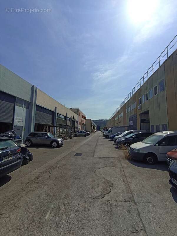 Local Commercial 135 m² Z.I - photo 8