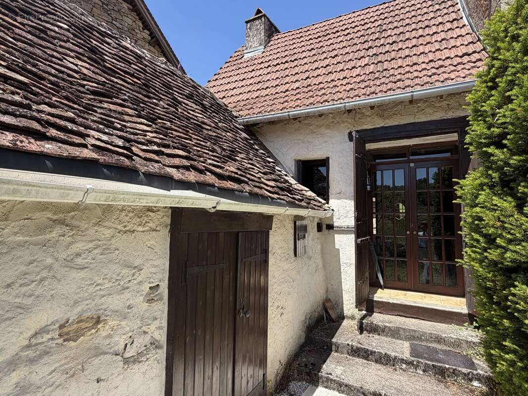 Près de Hautefort, Dordogne - Ensemble de deux petites maisons - photo 12