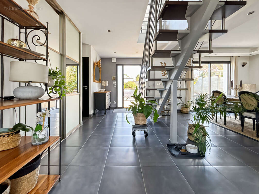 Maison à MENERVILLE