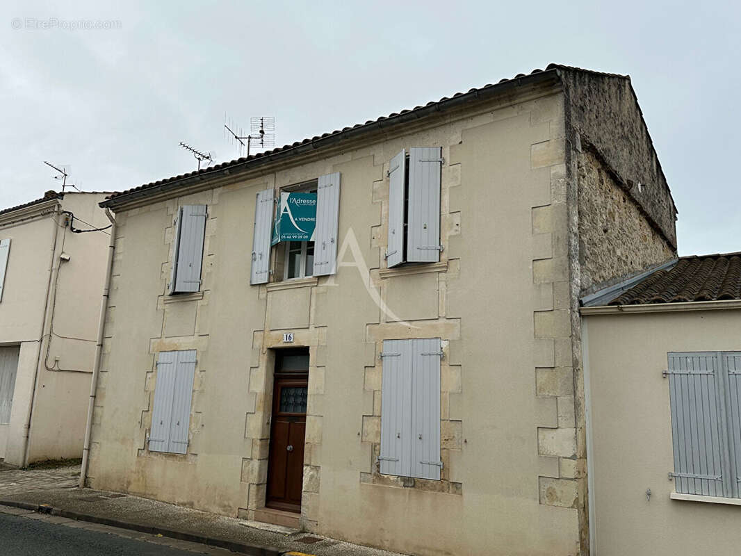 Maison de bourg Breuil Magné - photo 2