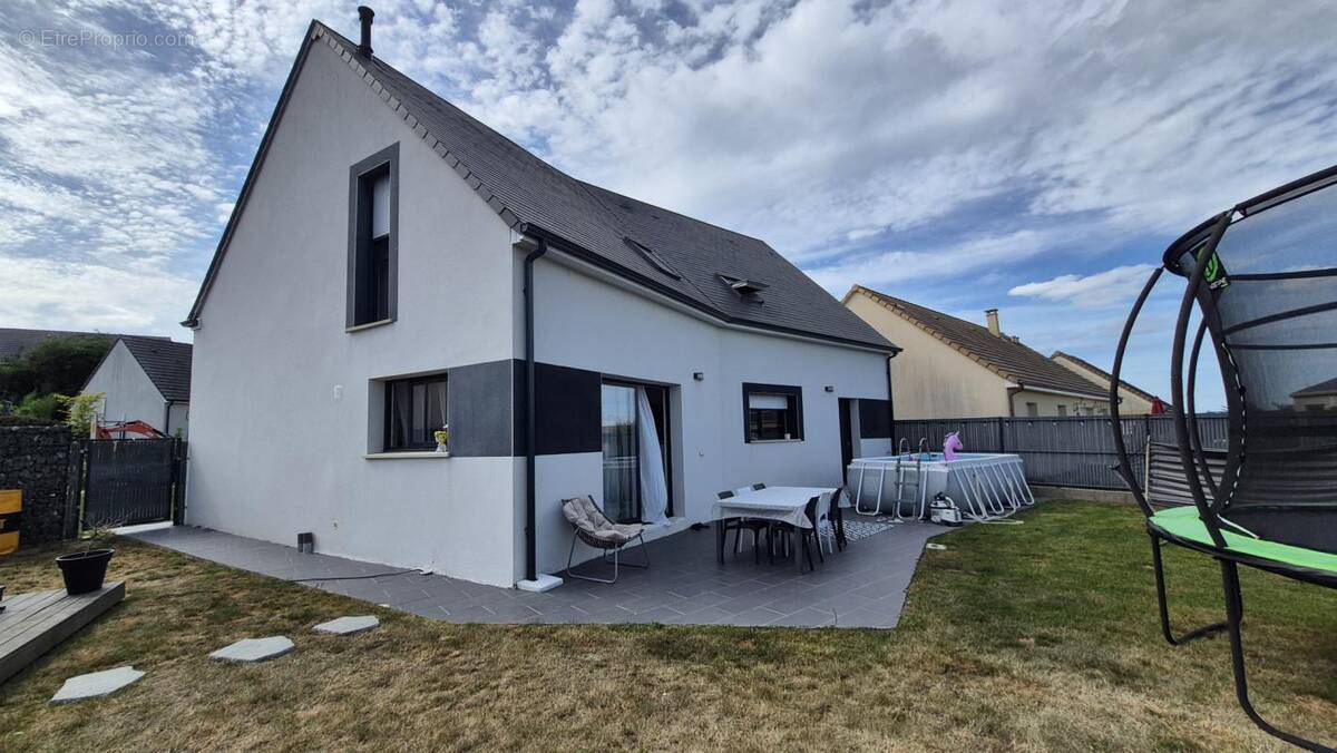 Maison à LA SUZE-SUR-SARTHE