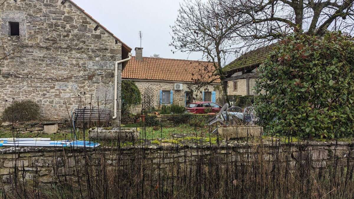 Maison avec dépendances proche Najac - photo 13