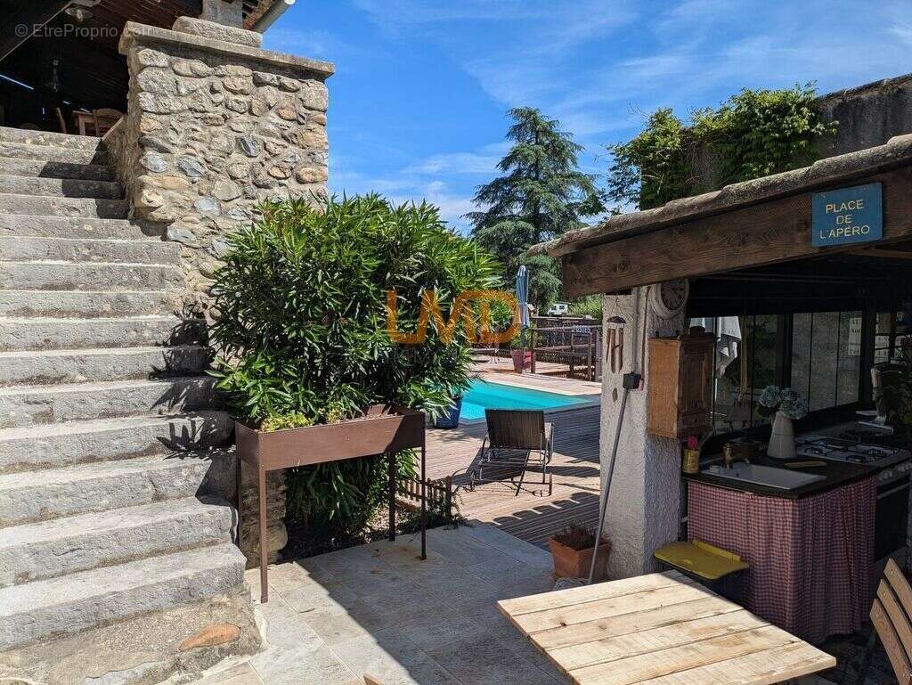 Maison en pierre 7 pièces 150m2, piscine, jardin - photo 8