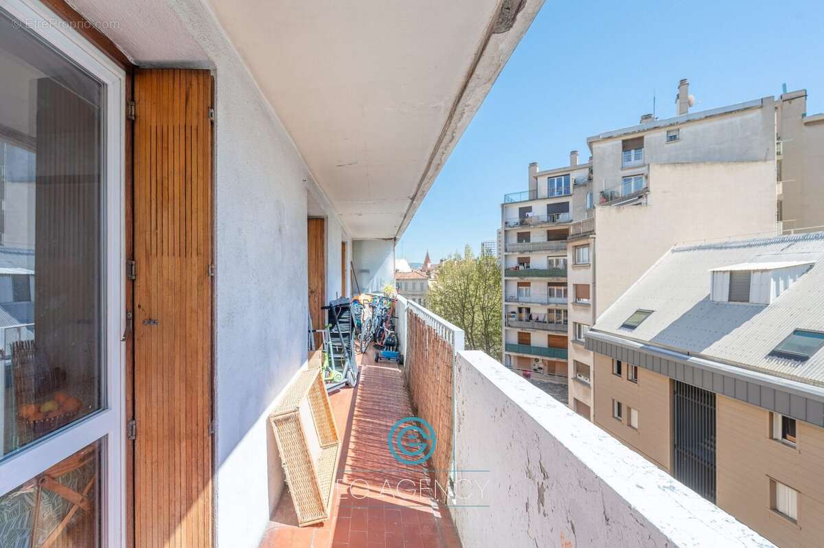 Appartement à MARSEILLE-2E