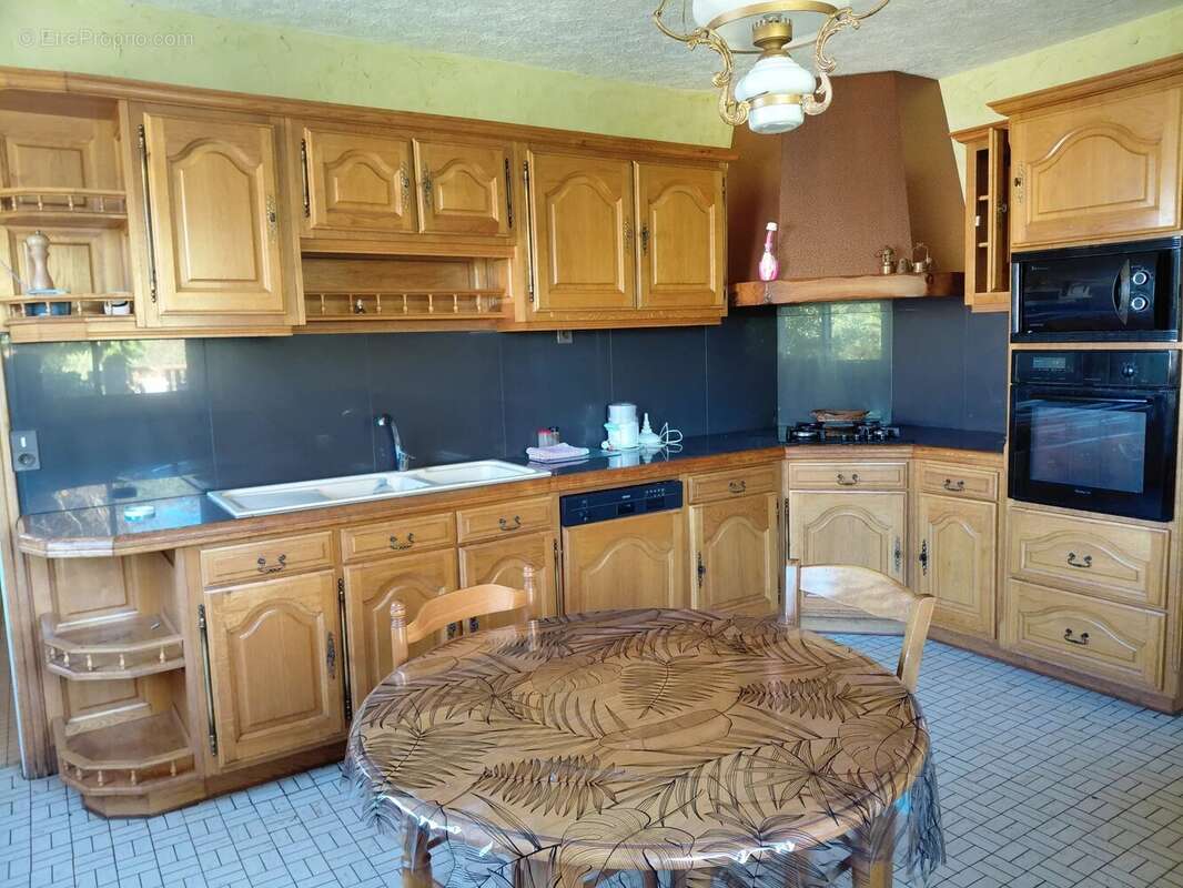 Maison à MIRANDOL-BOURGNOUNAC