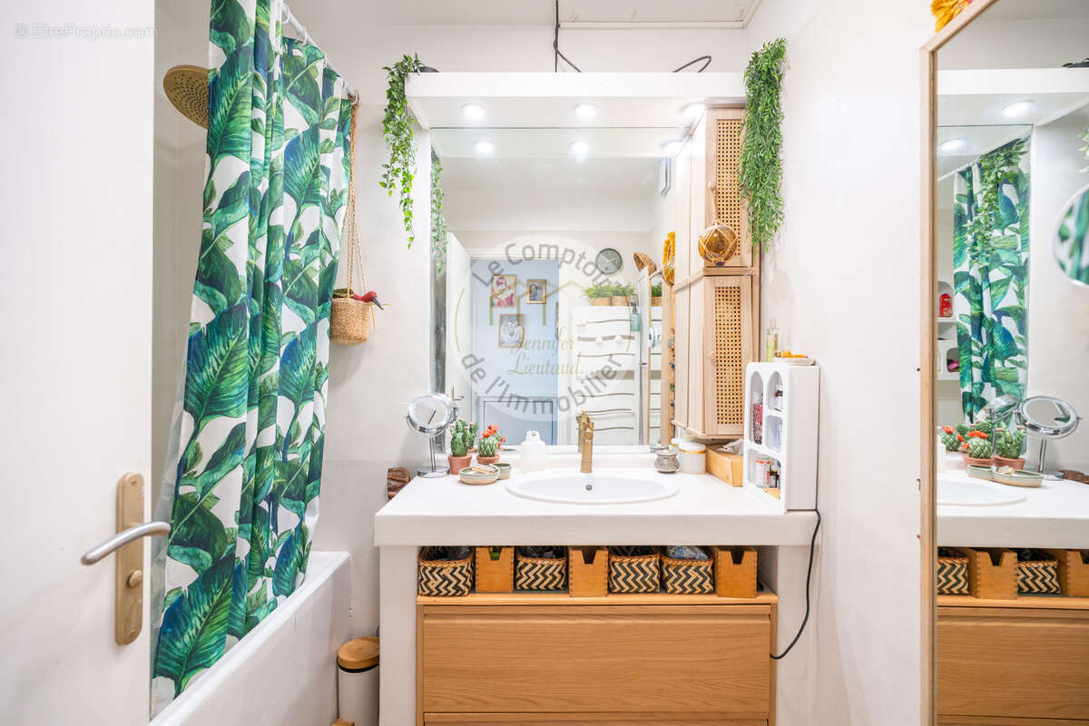 Appartement à MARSEILLE-9E