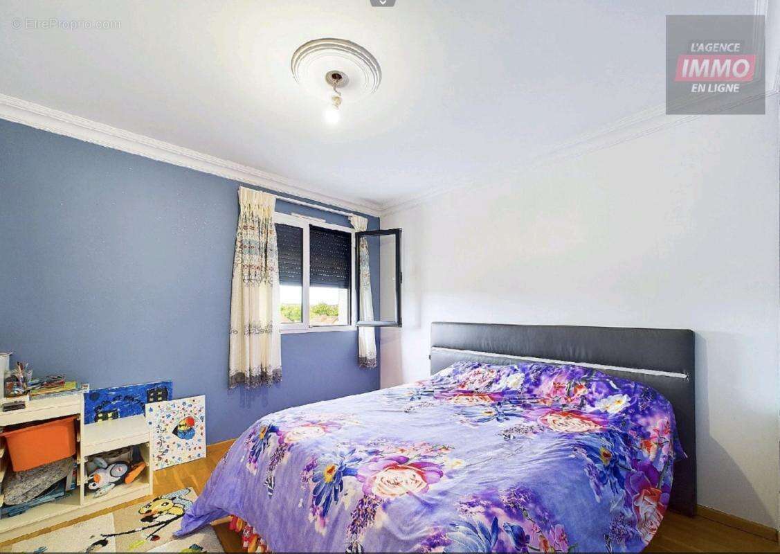 Maison 310 m² à Oissel  - photo 17