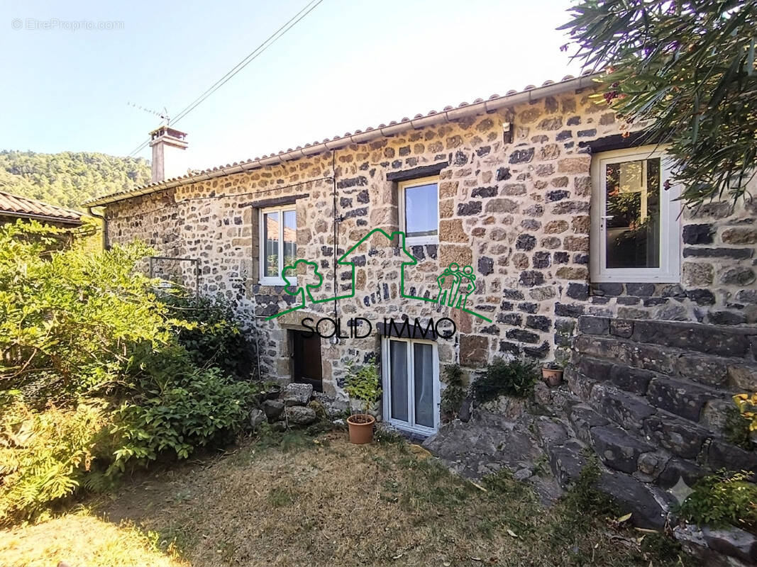Maison à MEYRAS