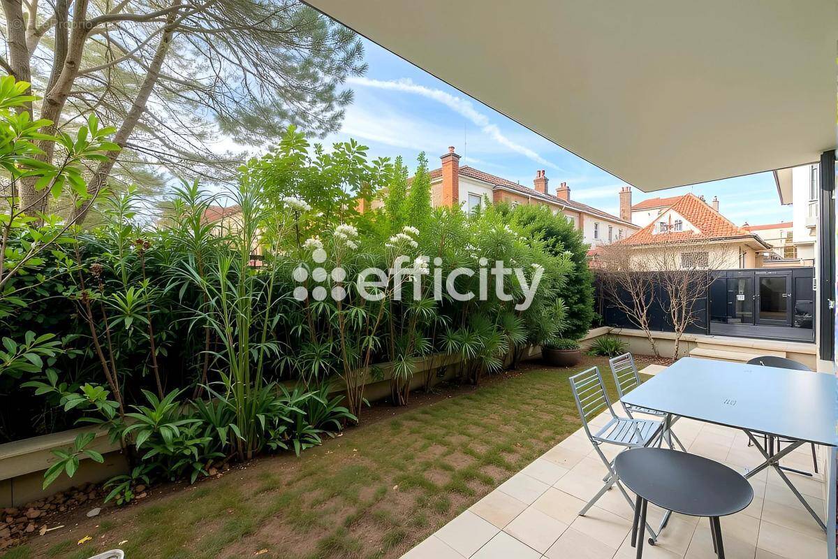 Appartement à ISSY-LES-MOULINEAUX