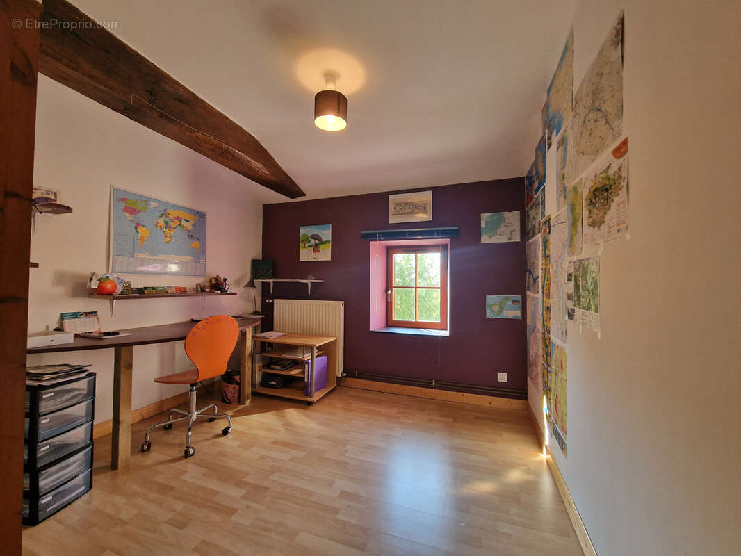 Maison à TUGERAS-SAINT-MAURICE