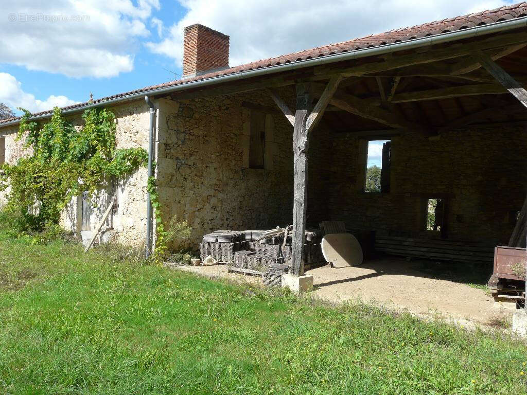 Domaine de caractere a renover sur 3 h - photo 16