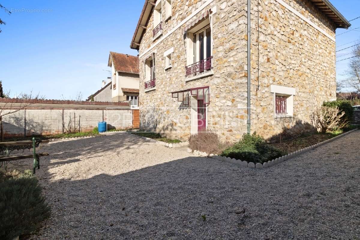 Maison à LAGNY-SUR-MARNE