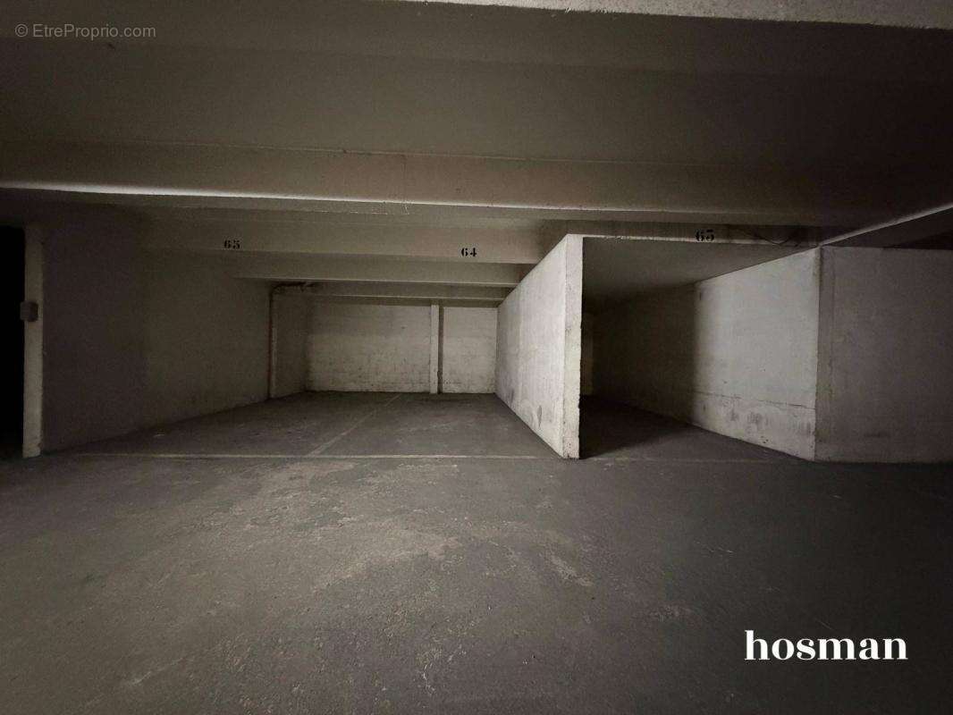 Parking à PARIS-10E