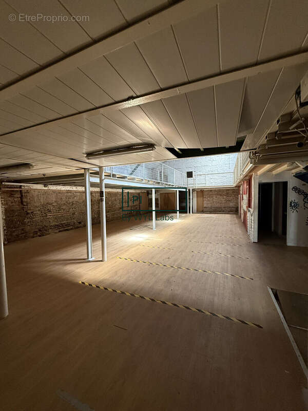 Commerce 569 m² à Toulouse  - photo 2