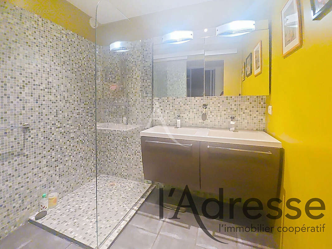 Appartement à MANDELIEU-LA-NAPOULE