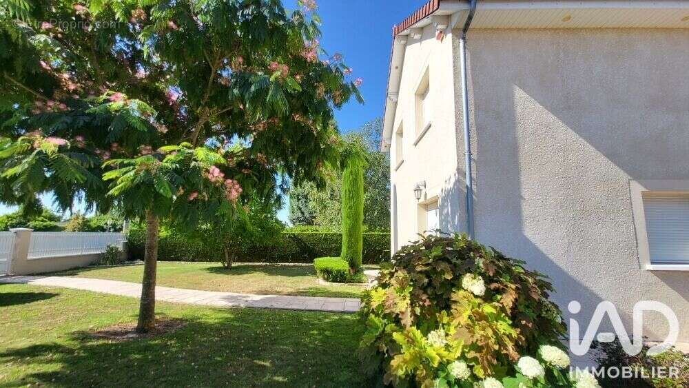 Maison 133 m² à Villemandeur  - photo 2