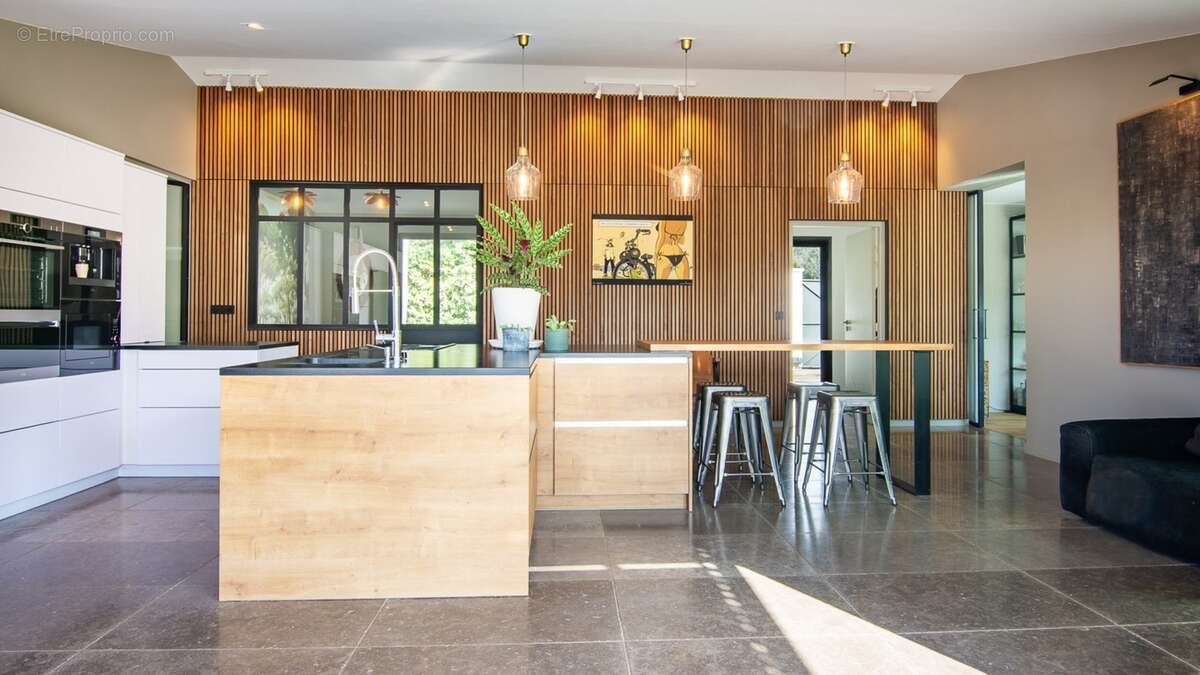 Saint-Marc-Jaumegarde — 342 m² habitables, dont 265 m² de plain-pied, à 7,8 km du Cours Mirabeau - photo 9