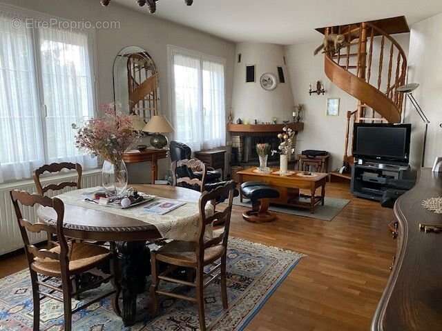 Maison à CERCY-LA-TOUR