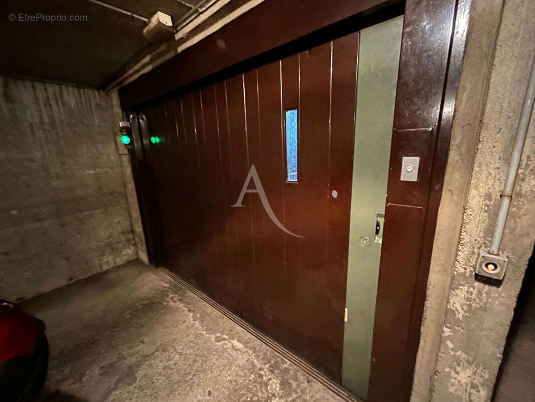 Parking à PARIS-14E