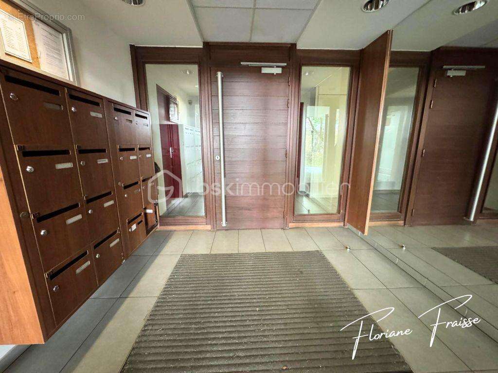 Appartement T4 de 84 m² – Terrasse – 3 Chambres – Place parking privative – Garage 30 m² en option - photo 16