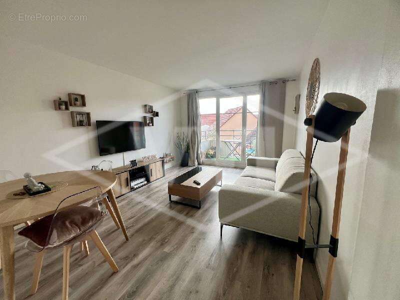 Appartement à COMBS-LA-VILLE