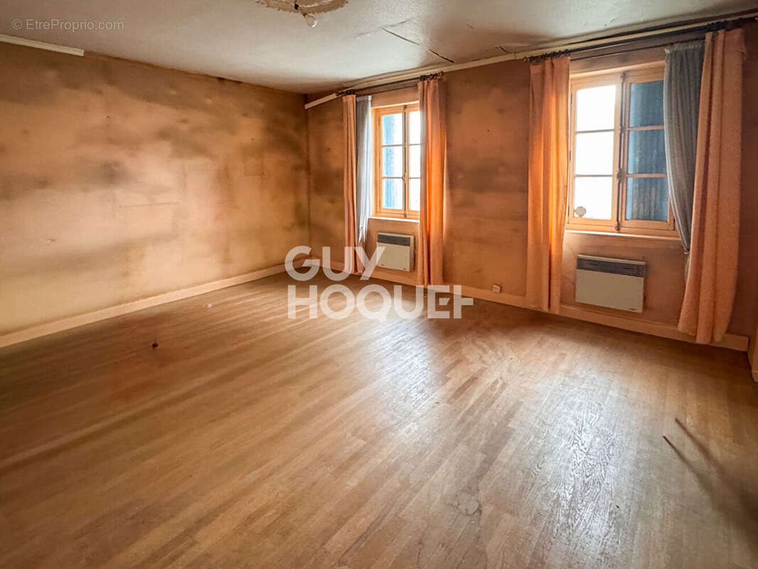 Appartement à PONT-EVEQUE