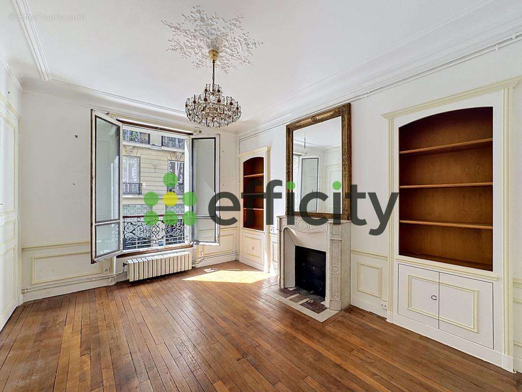 Appartement à PARIS-7E