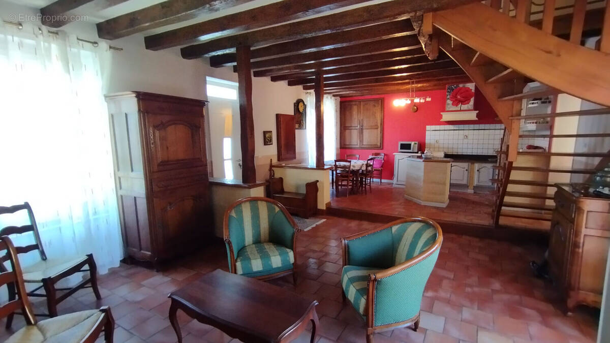 Maison à TOURNON-SAINT-PIERRE