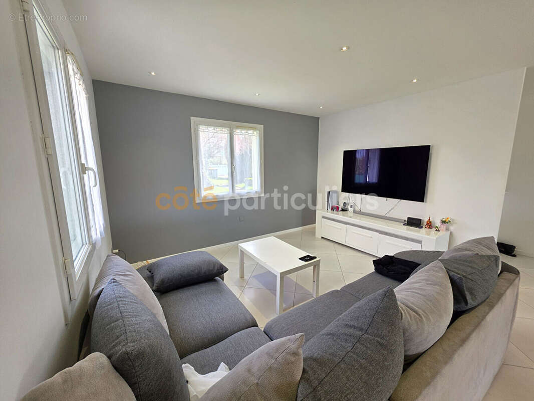 Maison à EGRISELLES-LE-BOCAGE