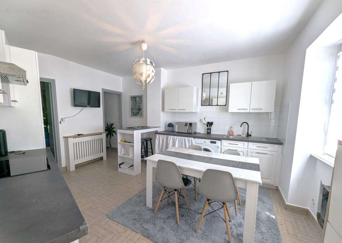 Appartement à CREMEAUX