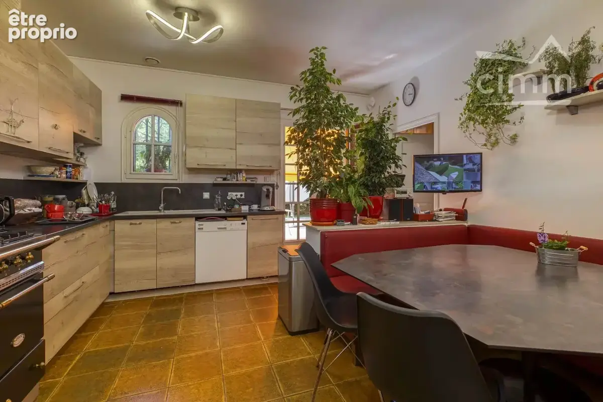 Propriété de charme 420m2 sur 1.6 ha de terrain dans un cadre champêtre sans voisinage - photo 8