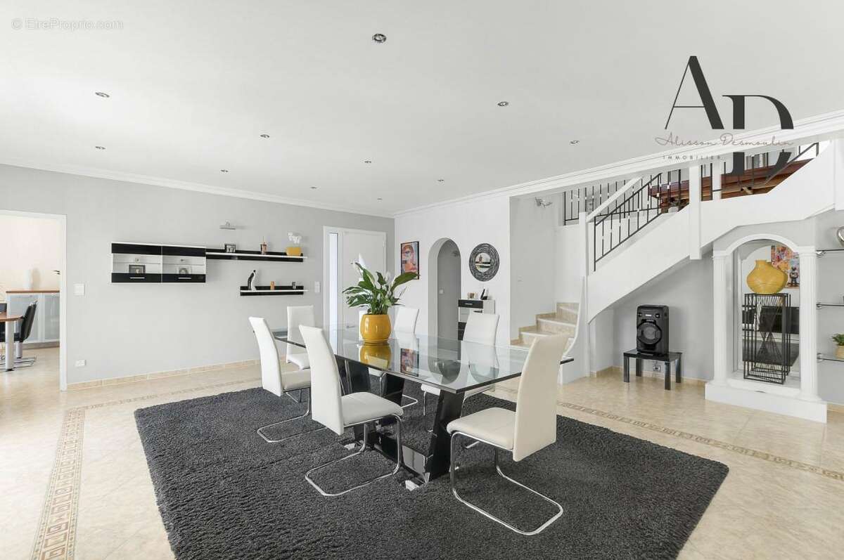 Maison à CASTELGINEST