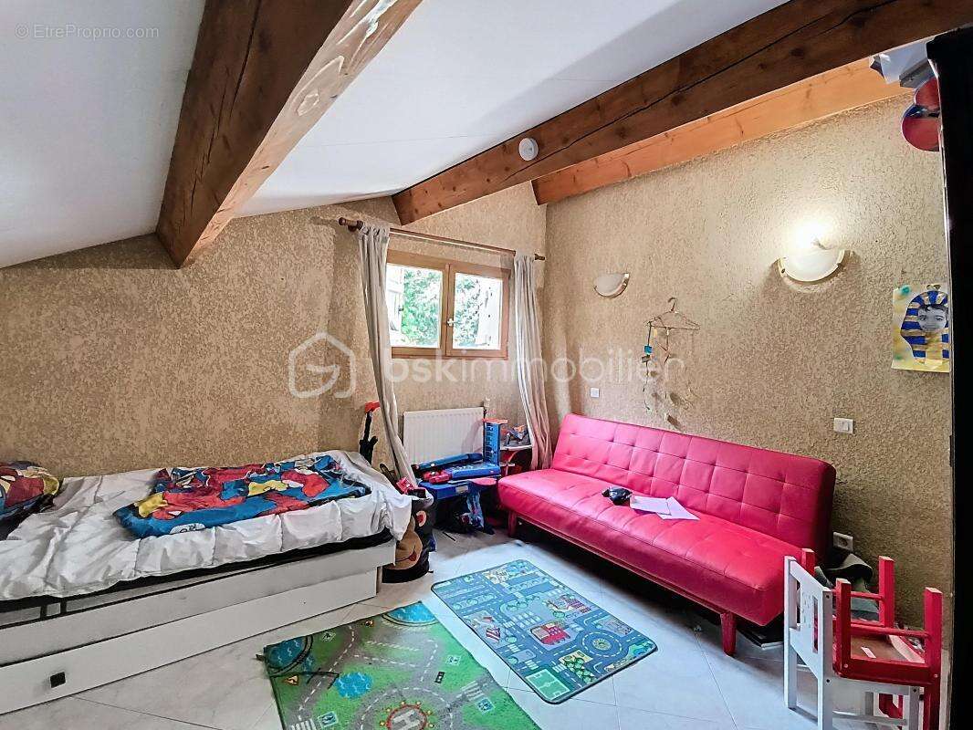 Grande maison familiale de 287 m² avec jardin, piscine et garage – Bédarieux - photo 9