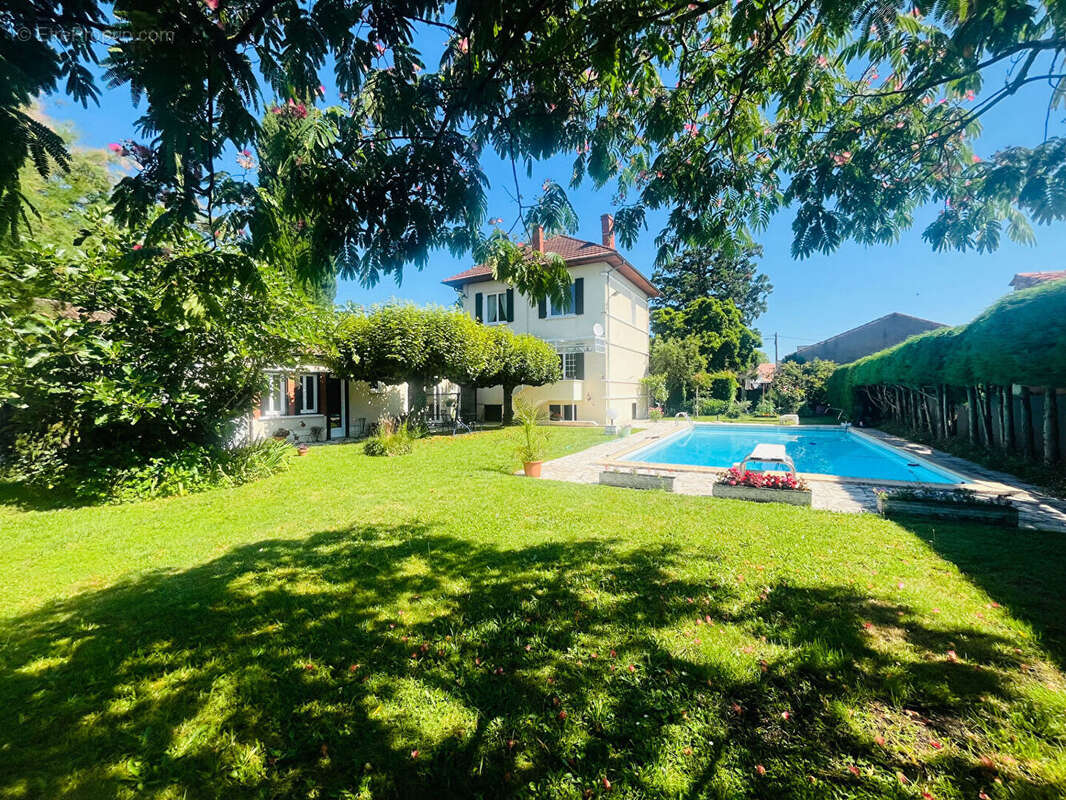 Villeneuve/Lot, maison classée "remarquable" avec dépendance, piscine et jardin - photo 5