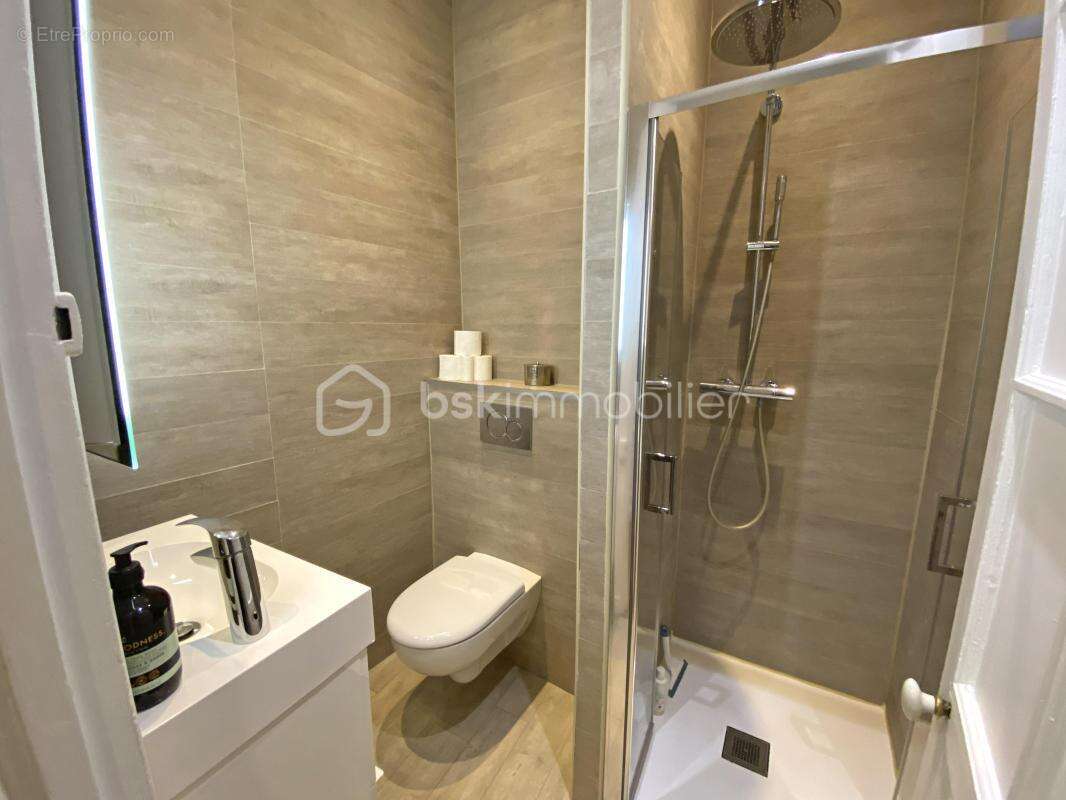 Appartement à PARIS-17E