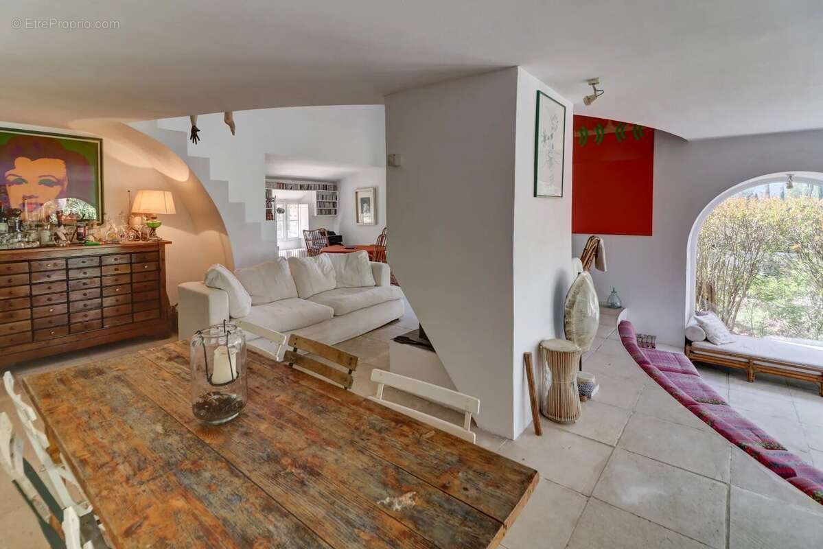 Maison à BAGNOLS-EN-FORET